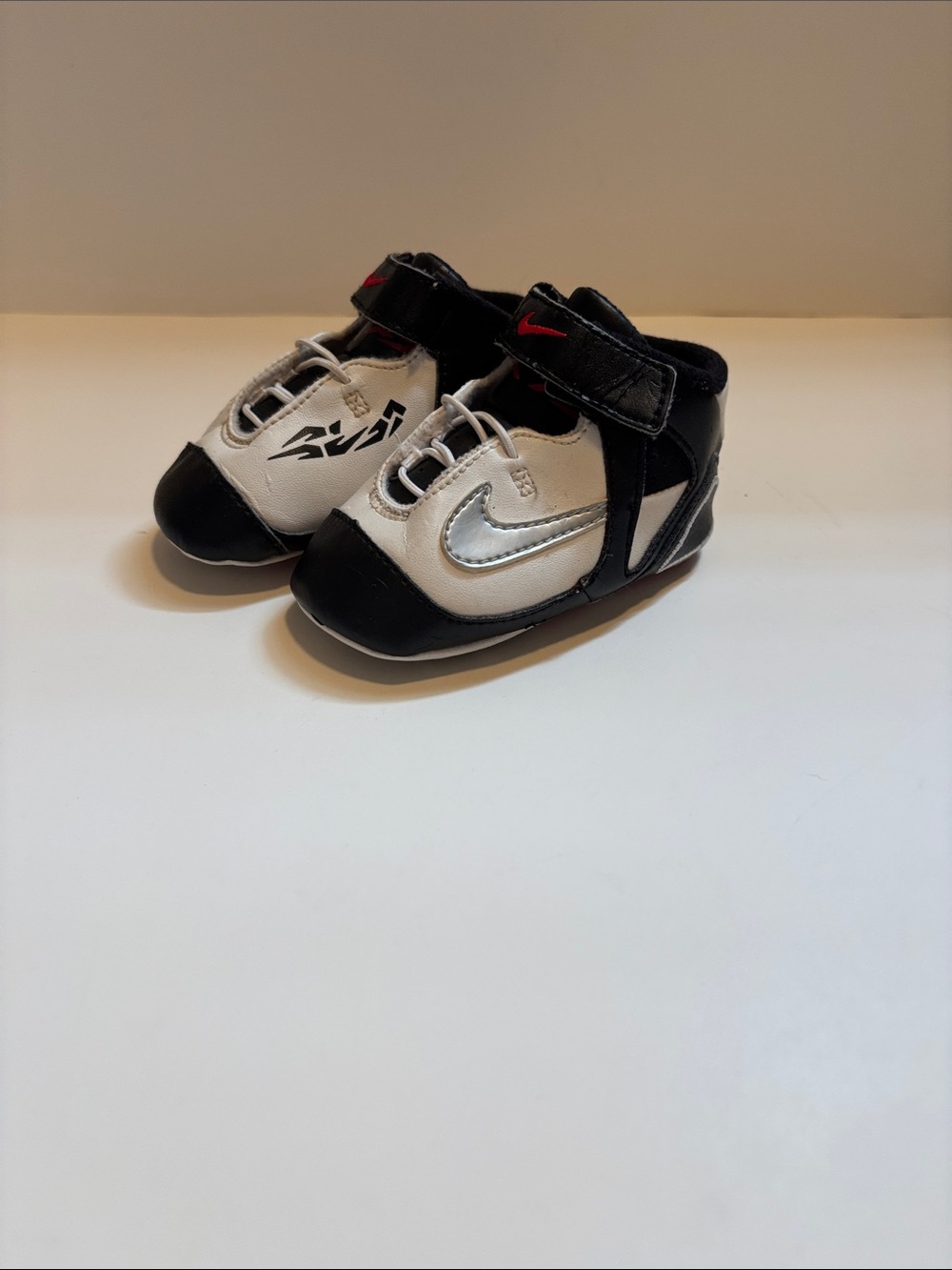 FINAL! Nike Baby Black White Silver Swoosh Velcro Sneakers Unisex